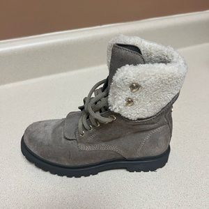 Girls Moncler Boots size 32